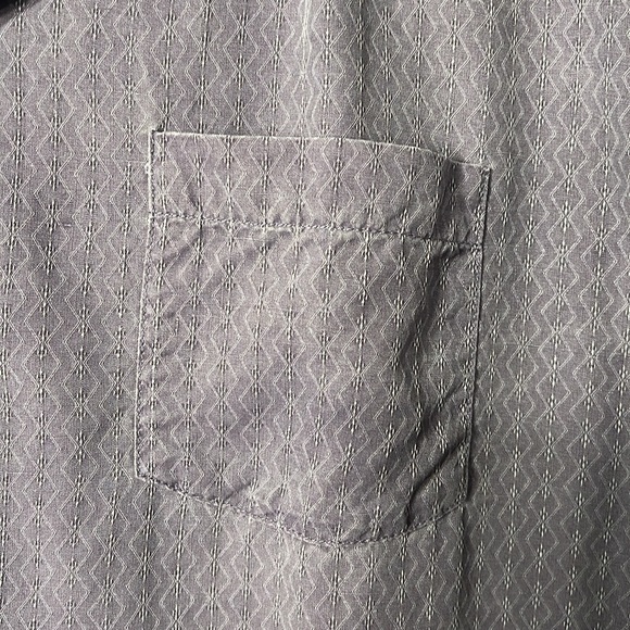 Tommy Bahama Button Down Short Sleeve Camp Shirt Sz Medium Plum - Picture 2 of 11